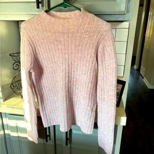 Women’s Uniqlo sweater